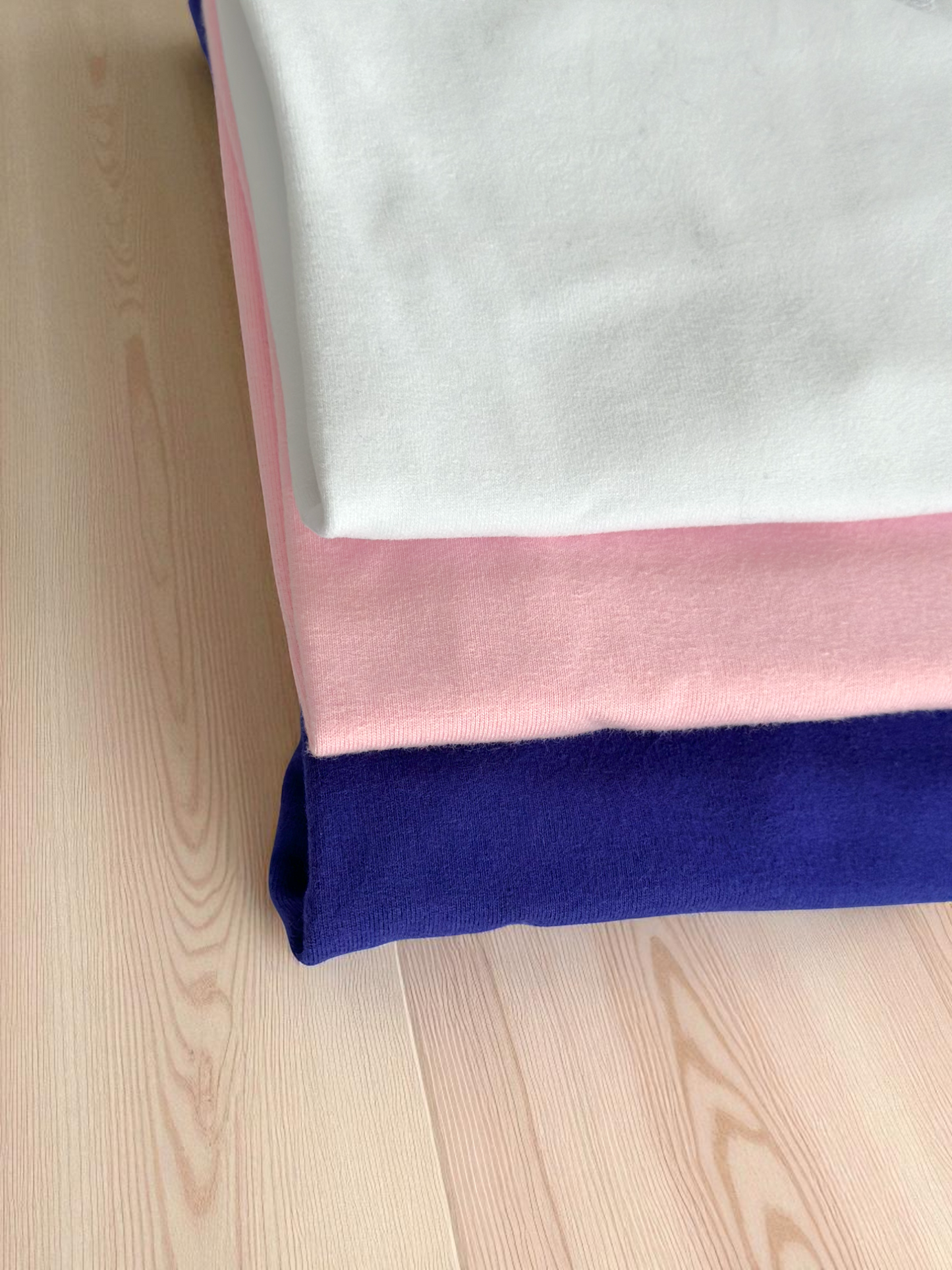 White | Short Sleeve Sensory Friendly T-Shirt with Fidget Popper Keyring